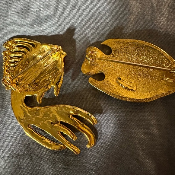 Two fish brooches! So cute! - Picture 5 of 7